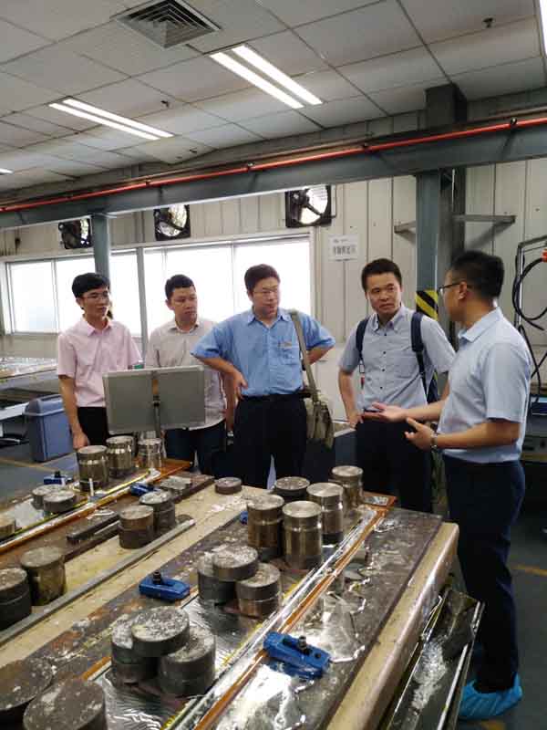 ����׳���������Ƽ�������һ�й��پ������������