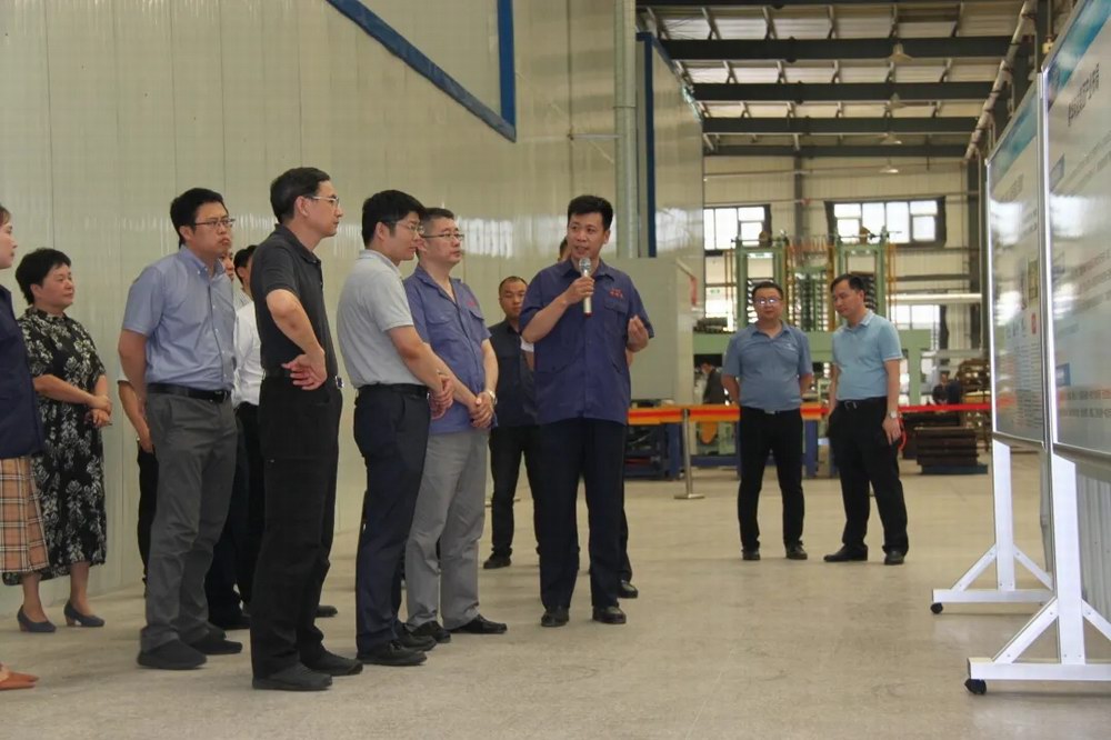 ���ȷ���ί����˾��������һ�е��Ʋ�˼�����쵼����