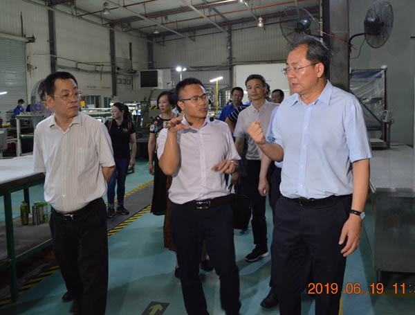 ����׳���������˴�ί�ḱ���Ρ����������Ծ��һ�й��پ���������