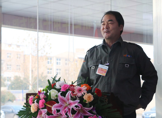 �ķ���ӵ�һ�칤���Ա��������߹���������Բ������